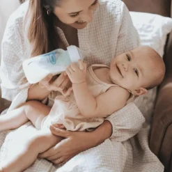 Dr. Brown’s Anti-Colic Brede Halsfles 270 ML