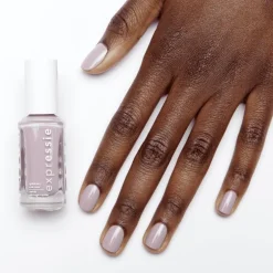 essie Expressie Nagellak Paars 210 Throw It On 10 ML